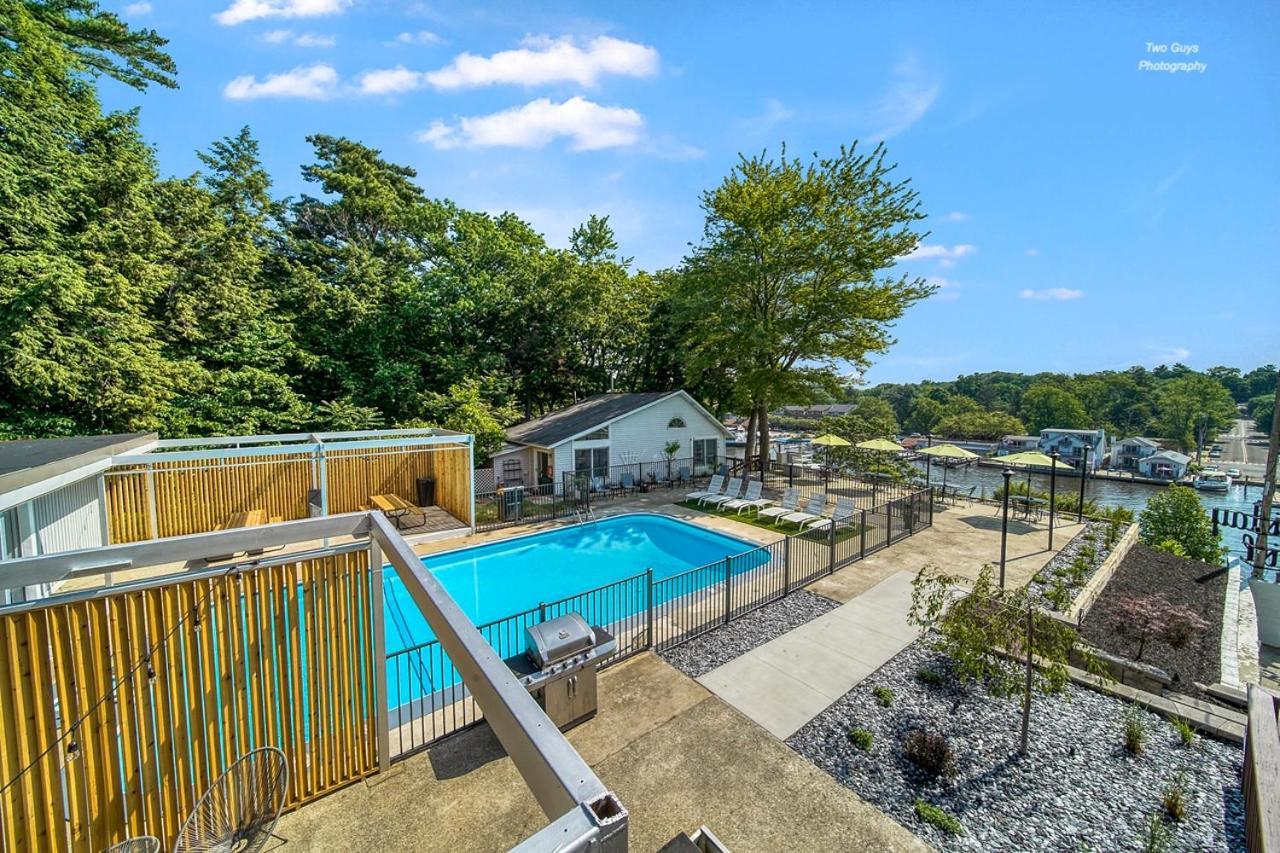 Holiday Hill Resort Saugatuck Bagian luar foto