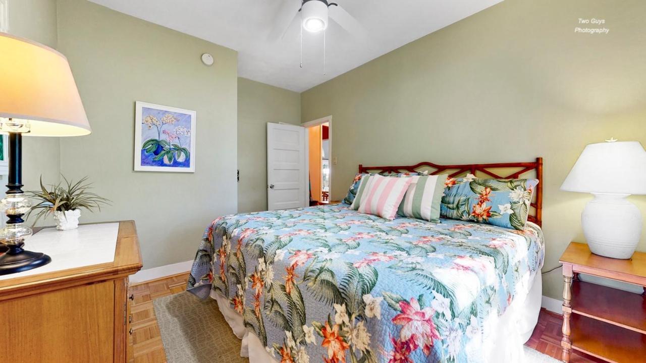 Holiday Hill Resort Saugatuck Bagian luar foto