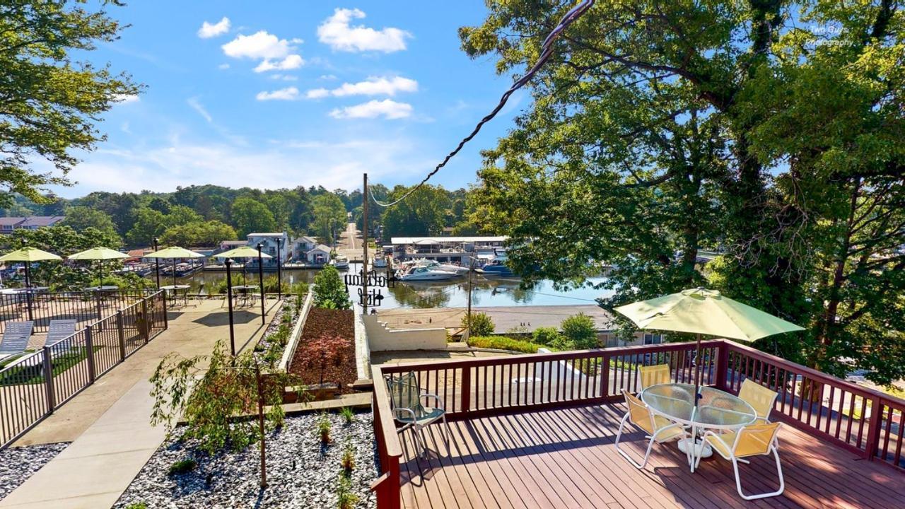 Holiday Hill Resort Saugatuck Bagian luar foto