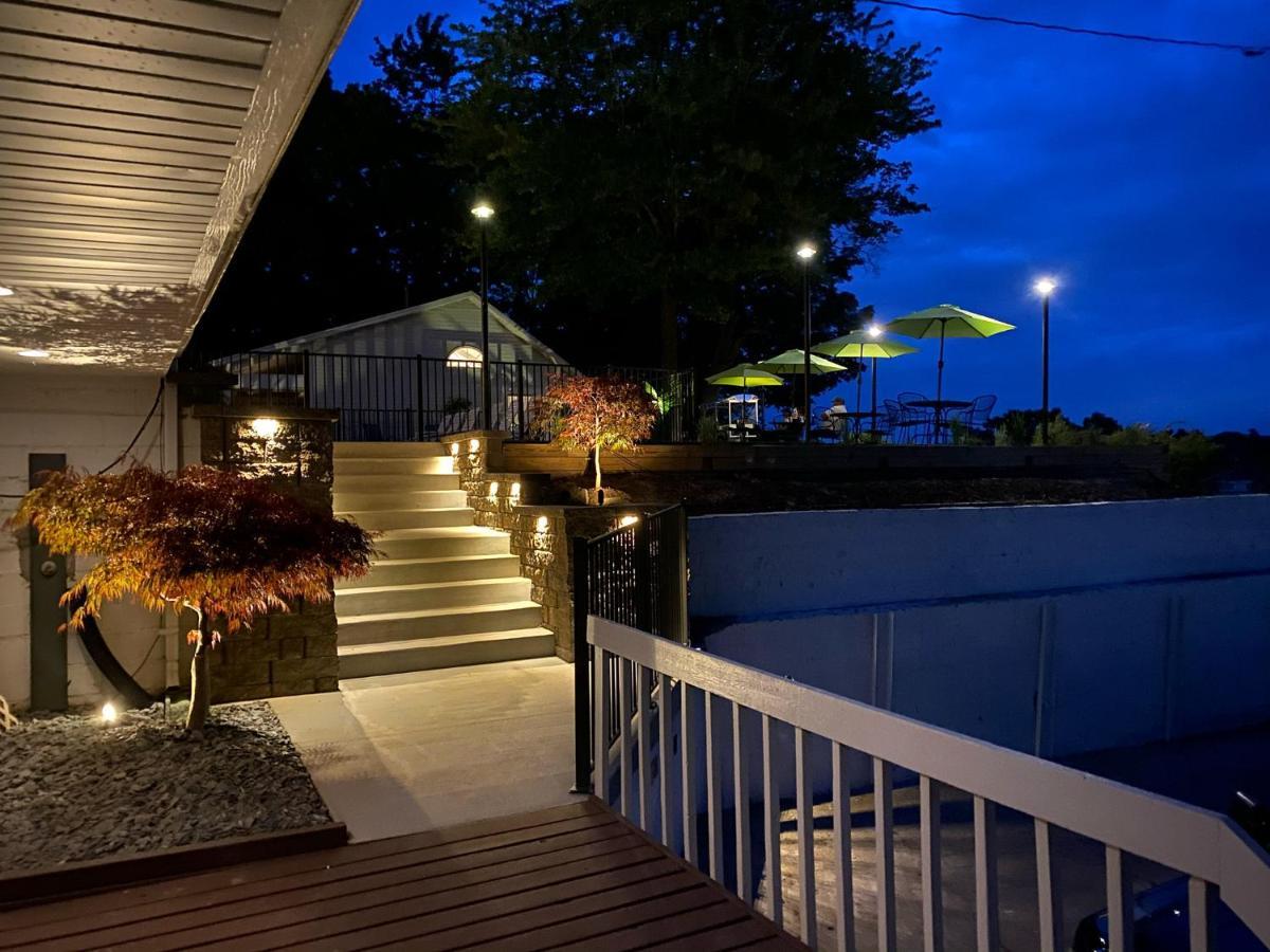 Holiday Hill Resort Saugatuck Bagian luar foto