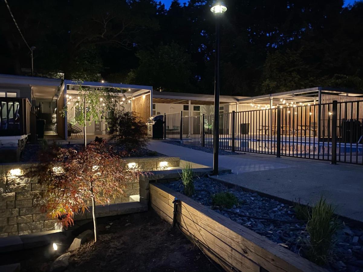 Holiday Hill Resort Saugatuck Bagian luar foto