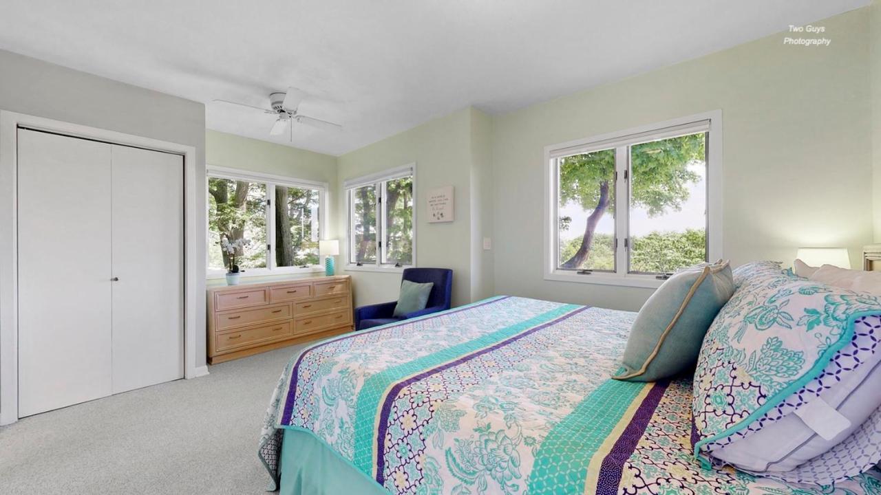 Holiday Hill Resort Saugatuck Bagian luar foto