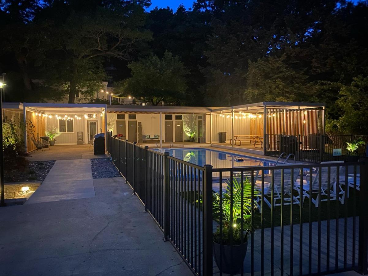 Holiday Hill Resort Saugatuck Bagian luar foto
