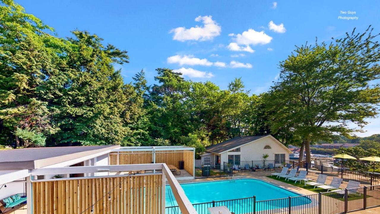 Holiday Hill Resort Saugatuck Bagian luar foto