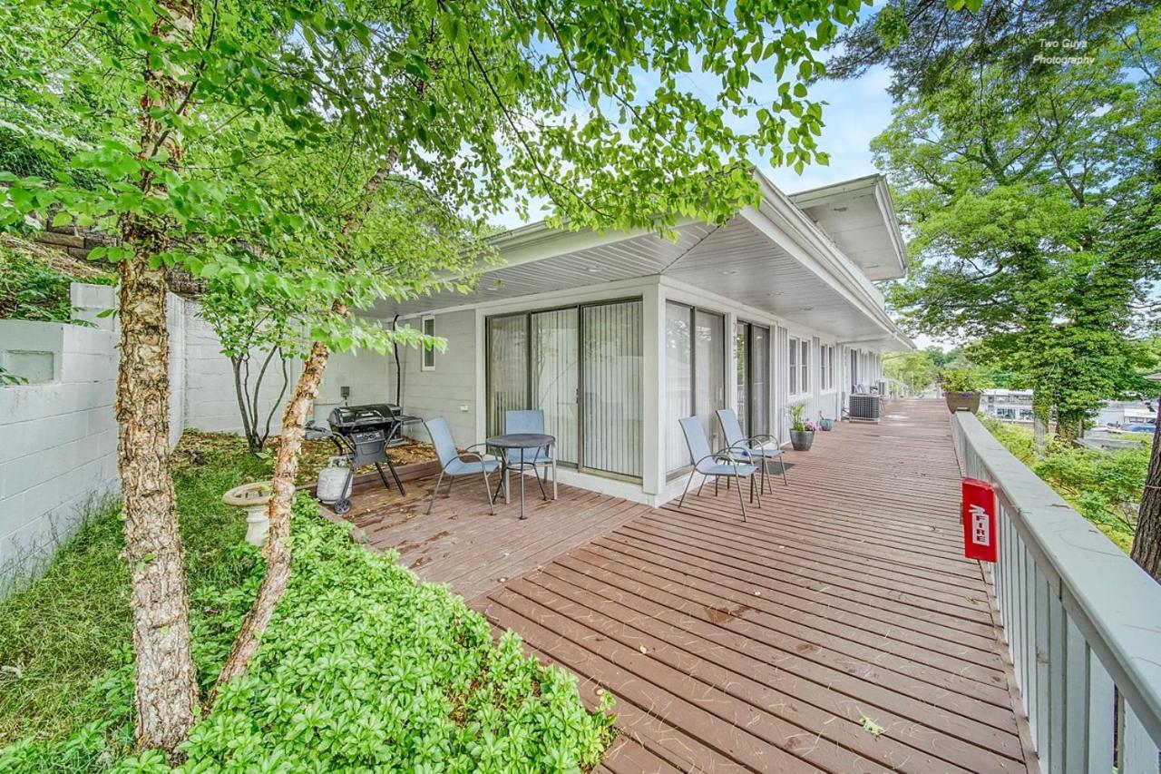 Holiday Hill Resort Saugatuck Bagian luar foto