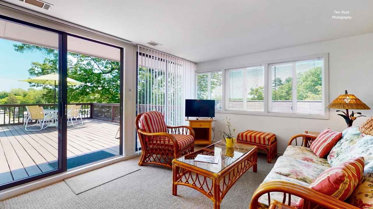Holiday Hill Resort Saugatuck Bagian luar foto