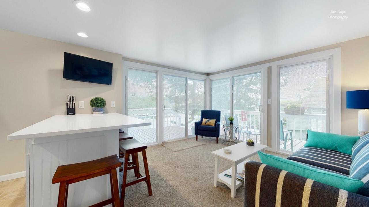 Holiday Hill Resort Saugatuck Bagian luar foto