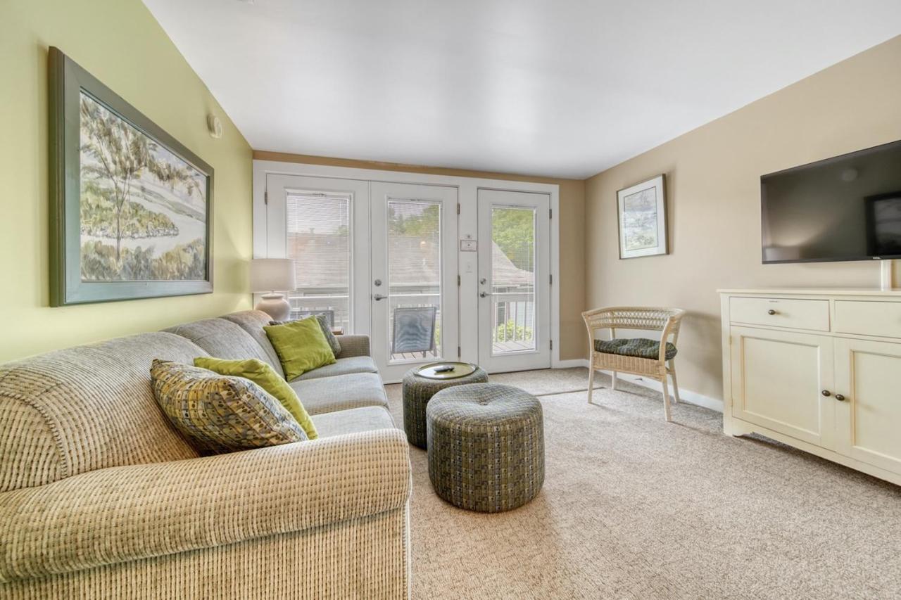 Holiday Hill Resort Saugatuck Bagian luar foto