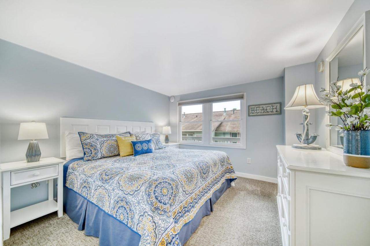 Holiday Hill Resort Saugatuck Bagian luar foto